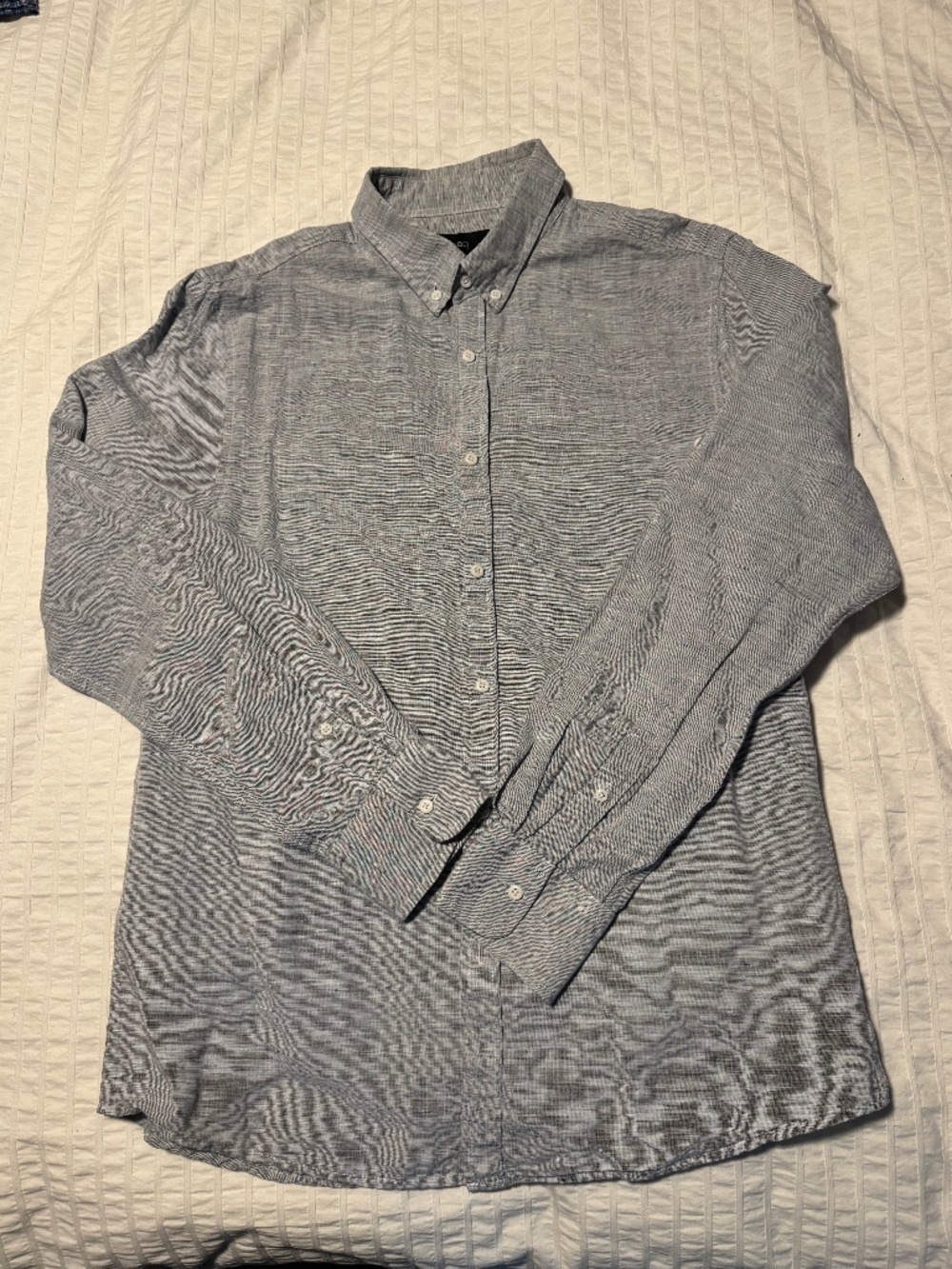 Men’s linen blend long sleeved shirt, size medium